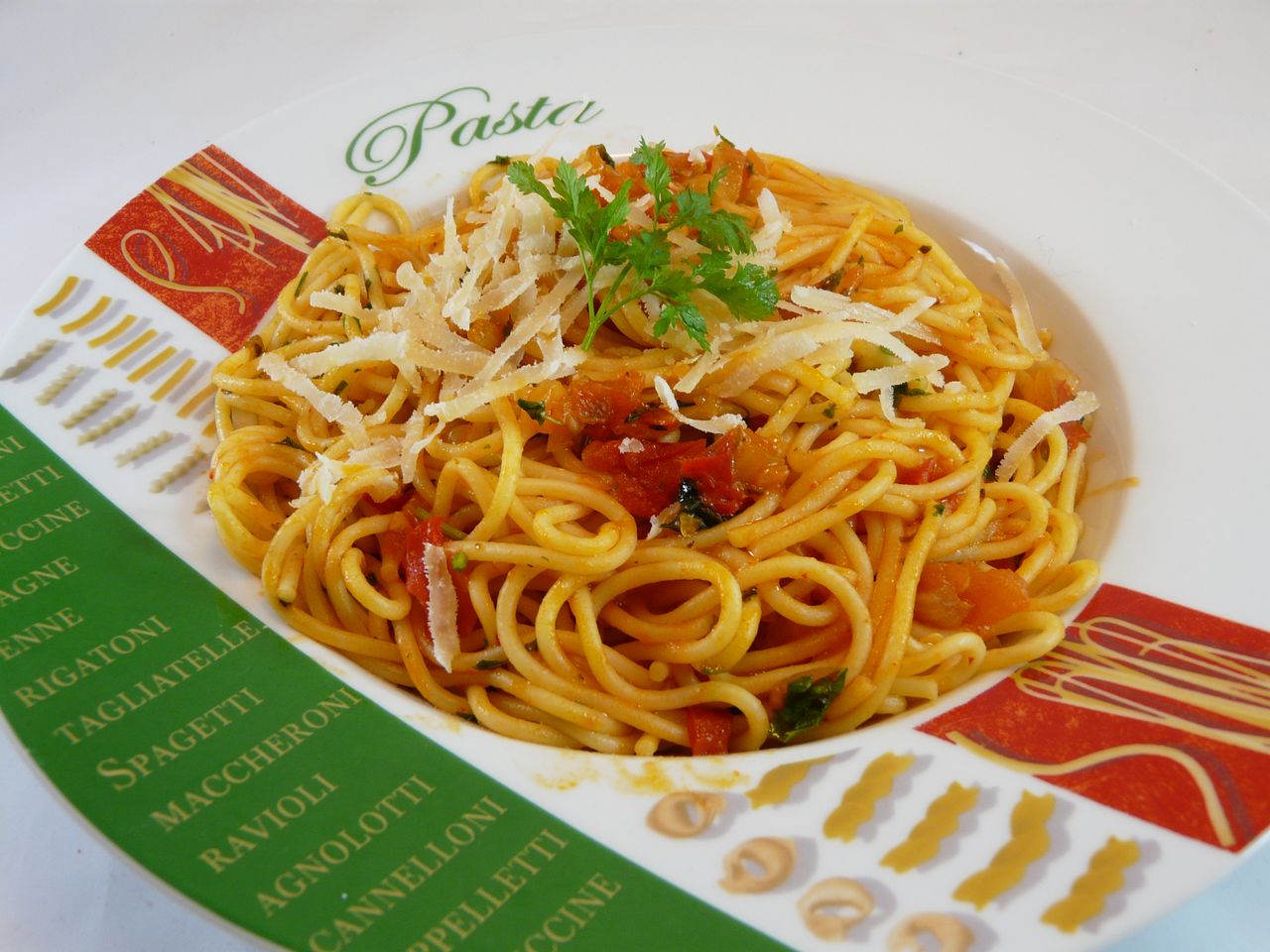 Schnelle Scharfe Spaghetti Arrabiata — Rezepte Suchen